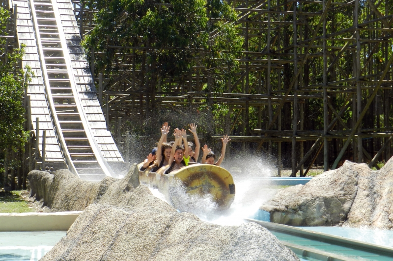 Acqua Lokos atrai milhares de pesssoas todos os fins de semana no Litoral Norte