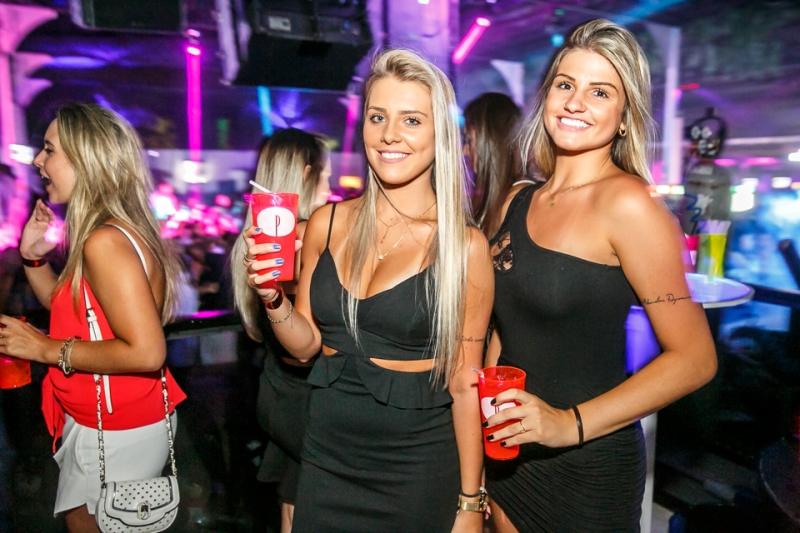 Barbara Chadanowicz Brasil e Valentina Conte Gripa na balada que agitou Xangri-l&aacute;

