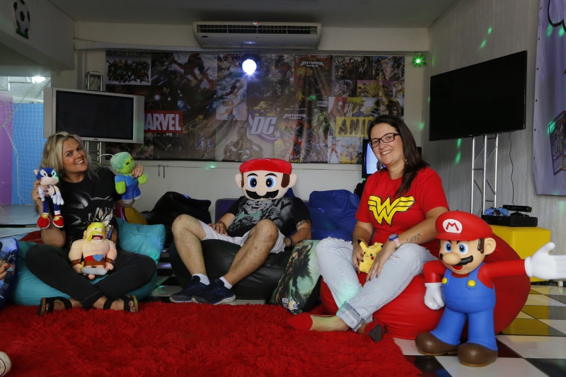 Nerd Space
na foto:  Luciana Burnett, Alexandre Trevisol e Andreia Cavalheiro Foto: CLAITON DORNELLES/JC