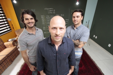 Lucas, Marcel e Bruno criaram espa&ccedil;o na Capital para troca de ideias