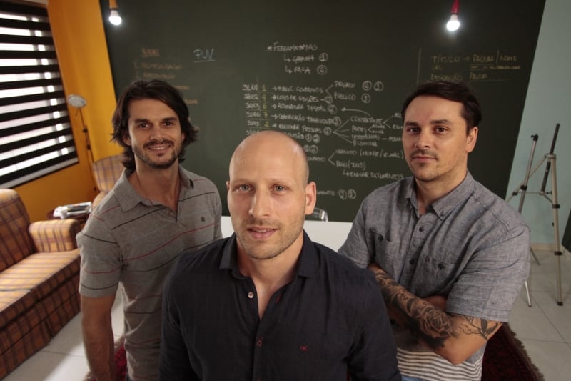 S&oacute;cios criadores do Est&uacute;dio Legal, que busca orientar jovens empreendedores a validar suas ideias junto ao mercado por meio de estrat&eacute;gia de gest&atilde;o por inova&ccedil;&atilde;o.  Foto: JONATHAN HECKLER/JC