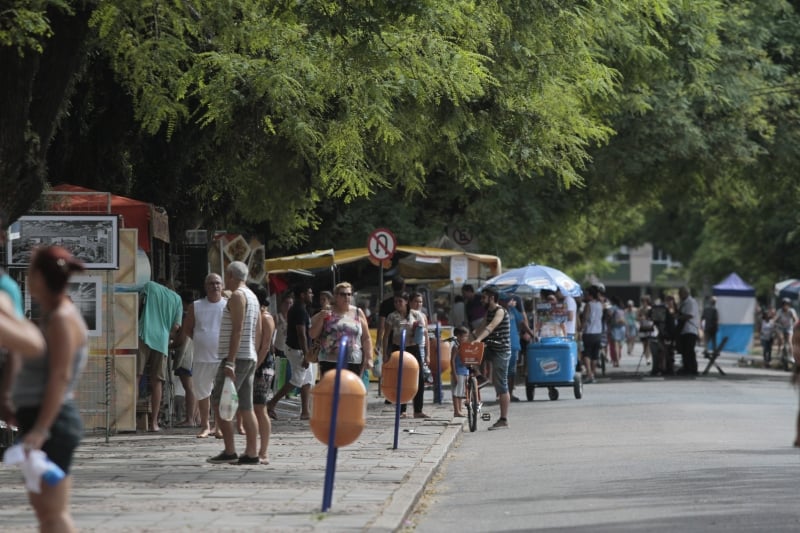 Feiras livres, como o Brique da Redenção, poderão funcionar com distanciamento de cinco metros
