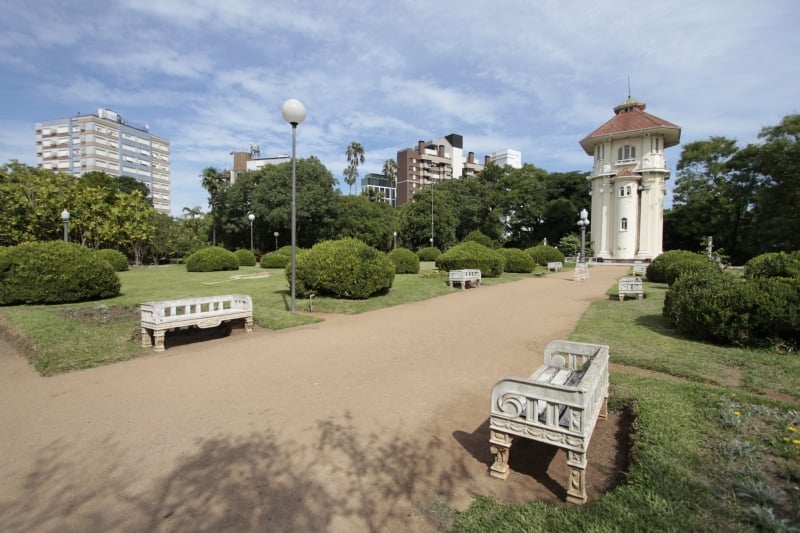 {'nm_midia_inter_thumb1':'https://www.jornaldocomercio.com/_midias/jpg/2017/02/05/206x137/1_jh050217_dia_4524-1466110.jpg', 'id_midia_tipo':'2', 'id_tetag_galer':'', 'id_midia':'589781324b571', 'cd_midia':1466110, 'ds_midia_link': 'https://www.jornaldocomercio.com/_midias/jpg/2017/02/05/jh050217_dia_4524-1466110.jpg', 'ds_midia': 'Hidráulica do DMAE é opção de lazer para população de Porto Alegre, no bairro Moinhos de Vento', 'ds_midia_credi': 'JONATHAN HECKLER/JC', 'ds_midia_titlo': 'Hidráulica do DMAE é opção de lazer para população de Porto Alegre, no bairro Moinhos de Vento', 'cd_tetag': '1', 'cd_midia_w': '800', 'cd_midia_h': '533', 'align': 'Left'}