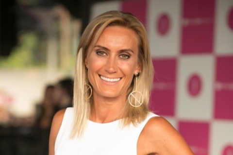  Adriane Cornelius na Privil&egrave;ge, em Xangri-l&aacute; 