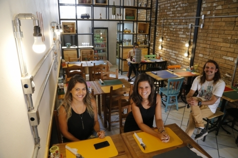 As Brunas e Frederico abriram A Magn&iacute;fica Cozinha do Fulano de Sal