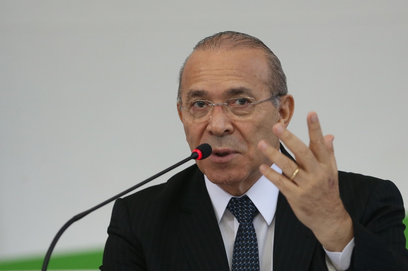 Boletim médico diz que Padilha 'encontra-se com boa evolução do quadro de saúde'