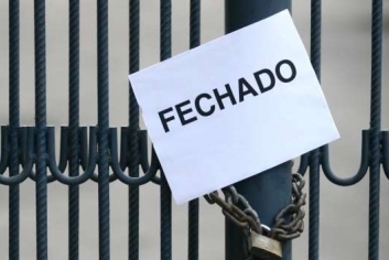 SIMULA��O DE FAL�NCIA, EMPRESA CERRA OS PORT�ES.