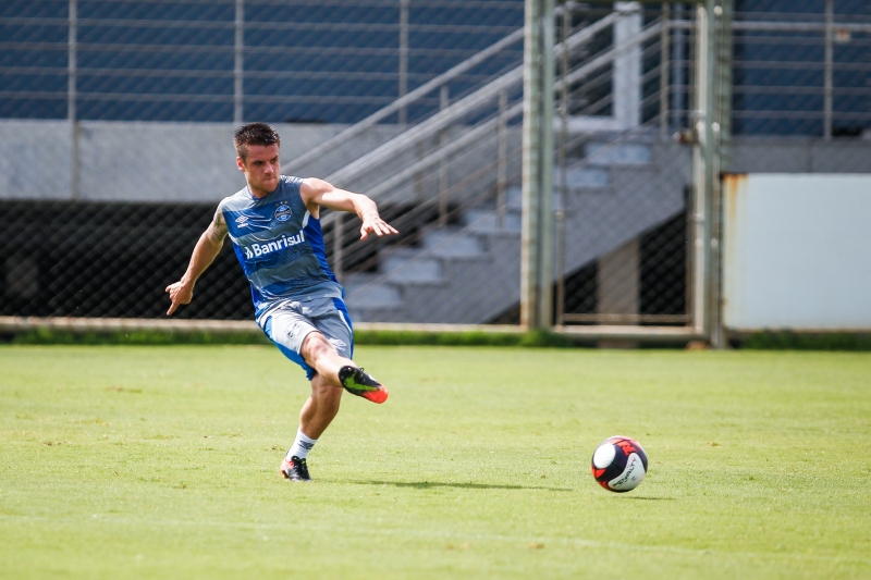 Grêmio, de Ramiro, fez o último treinao para a partida contra o Cruzeiro nesta sexta-feira