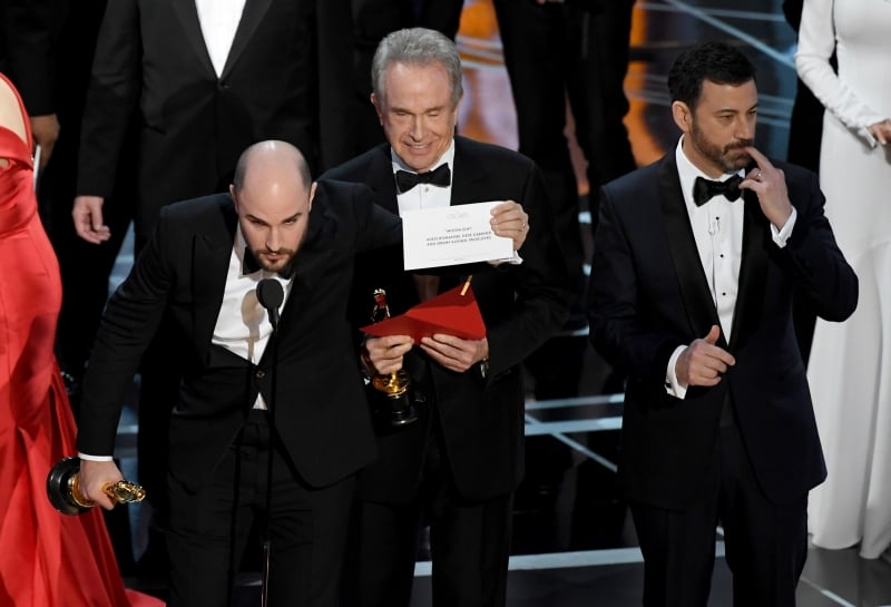 Warren Beatty mostra resultado com Moonlight, depois de entregar Oscar a Horowitz, de La La Land 