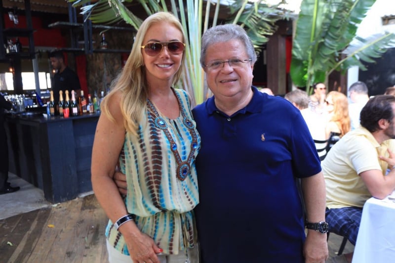 ASSADO - Legenda 1: Josiane Castro e Fernando Lucchese no Soltana Tragos y Cocina