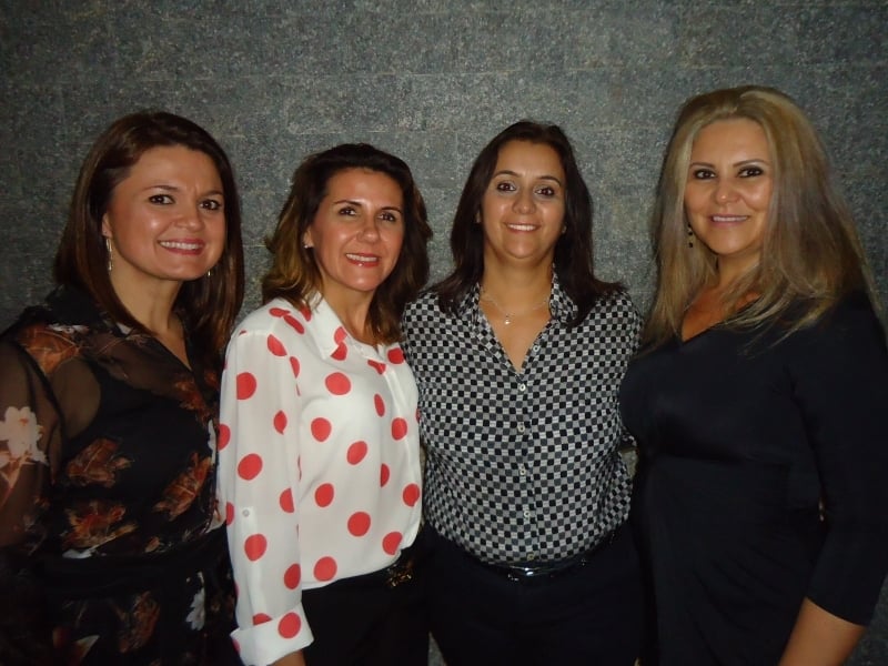 Josiana Lames Schneider, Claudia Oliveira, Silvilene Machado e Fabiana Rolim em noite de confraternização da Icatu Seguros no Eleven
