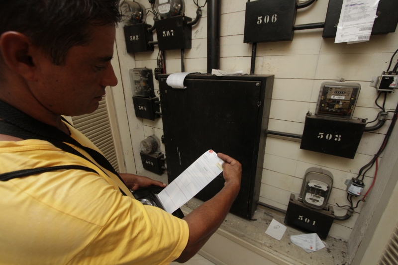 CEEE começa a fazer leitura digital de luz, que será emitida na hora