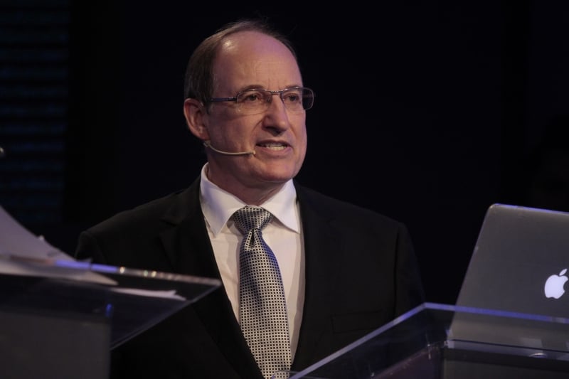 Di Vicenzi afirma que indústrias ainda 'apagam incêndio'