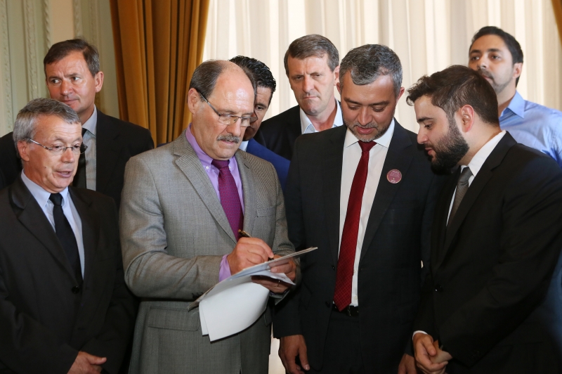 Pretto entregou carta ao governador anunciando mobilização do parlamento em renegociação