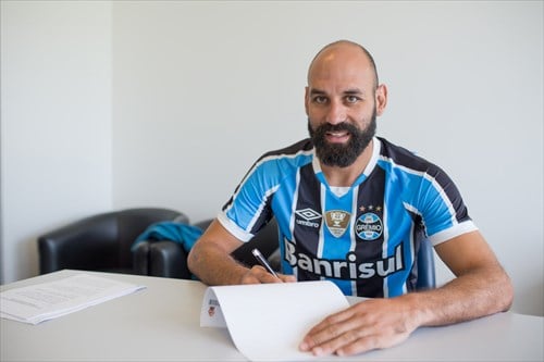 Grêmio anunciou hoje a contratação do zagueiro Bruno Rodrigo