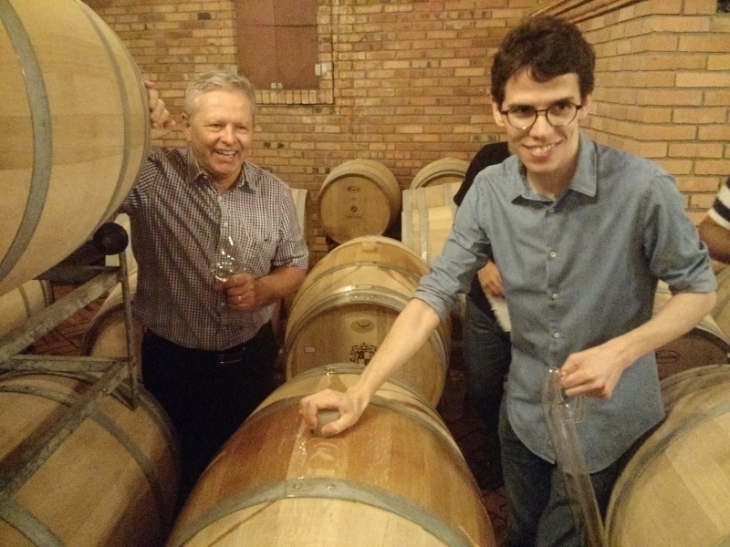 Daniel e Greg&oacute;rio Salton nos receberam para o tour em Bento  Foto: Mauro Belo Schneider/Especial/