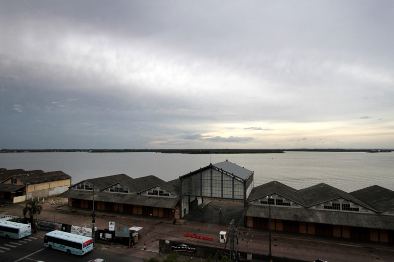 Domingo nublado antecipou chegada da precipitação na Capital