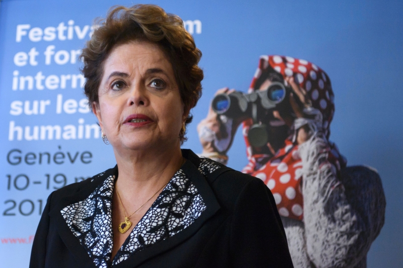 Defesa de Dilma declarou que vida pública de petista é "limpa e honrada"