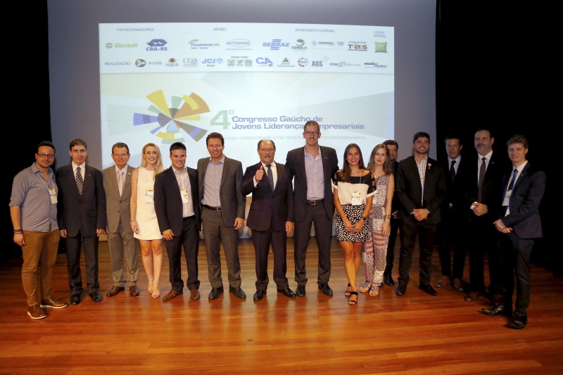 A atividade ocorreu no Teatro do Sesc, em Porto Alegre, com a presen&ccedil;a de autoridades Foto: BBC FOTOGRAFIAS/DIVULGA&Ccedil;&Atilde;O/JC
