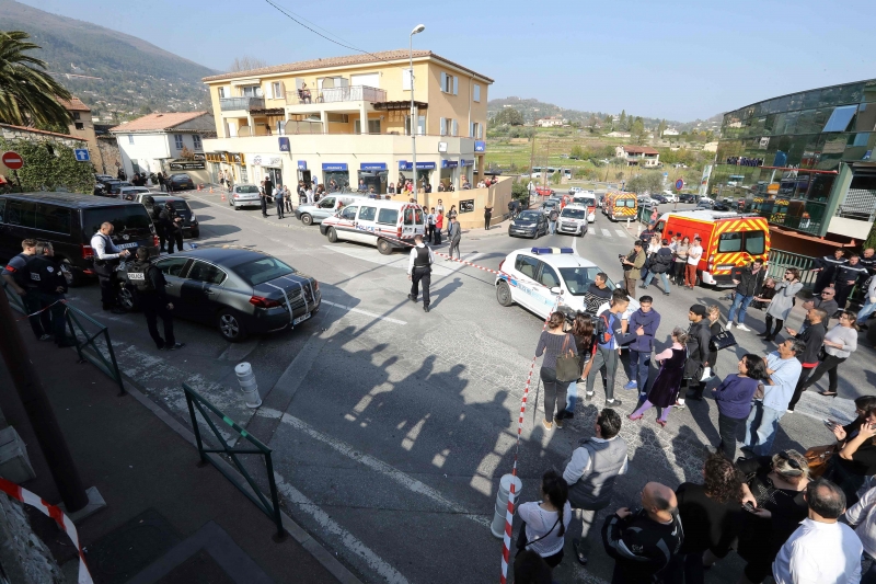 Atirador feriu oito pessoas em um colégio na cidade de Grasse