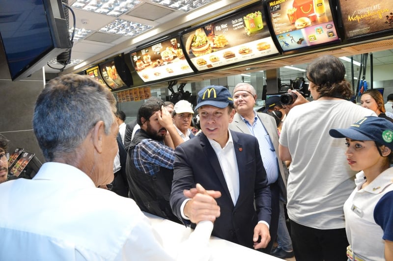 Anúncio de Doria foi feito na unidade na Rua Barão de Itapetininga da rede de fast food