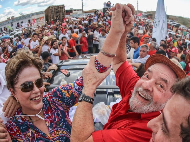 Lula e Dilma foram acusados pela PGR de que teriam conta no exterior com US$ 150 milhões