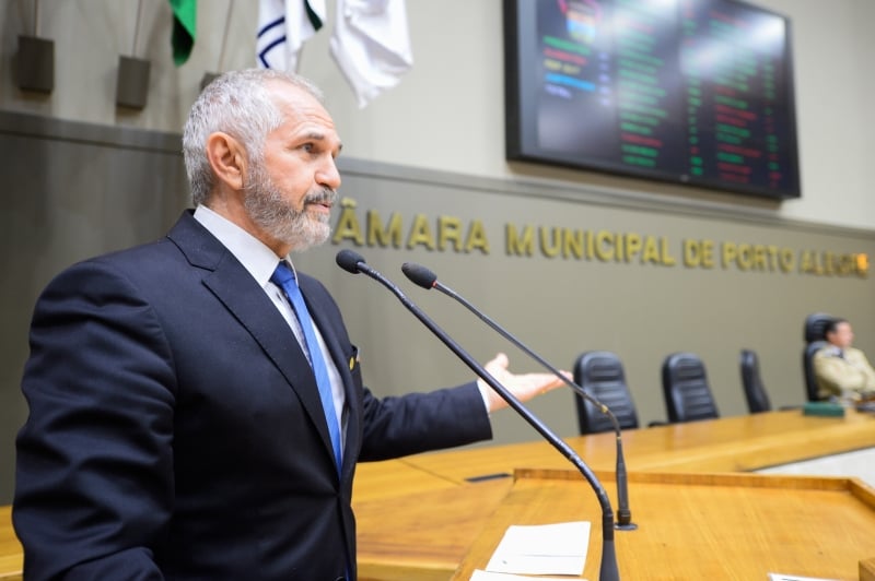 Presidente da associação municipal de auditores falou na Câmara sobre alternativas de novas cobranças do imposto