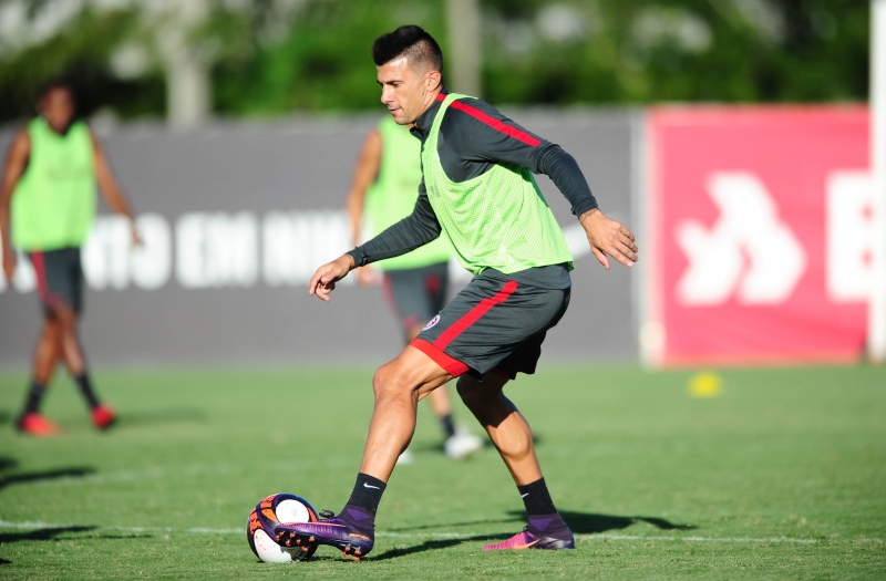 Victor Cuesta teve nome publicado no BID e está à disposição
