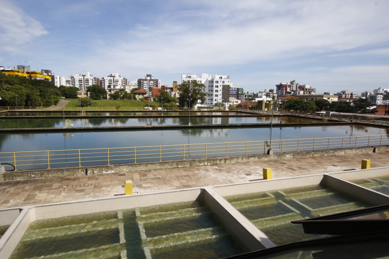 Estações de tratamento ficaram sem luz após o ciclone que atingiu Porto Alegre