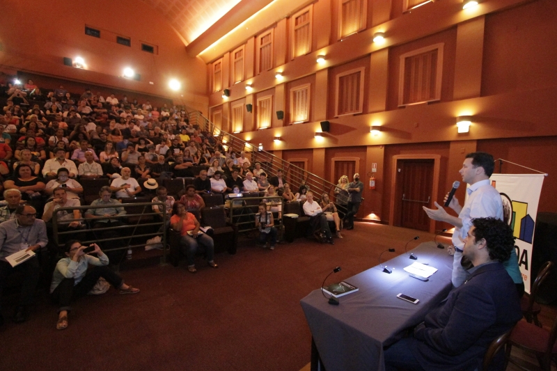 Marchezan (d) diz que novos investimentos dependem de verba extra