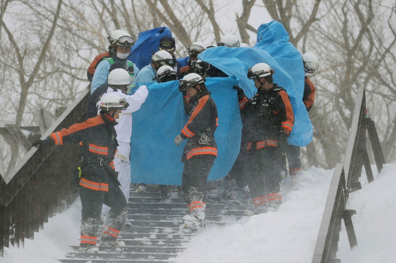 Avalanche mata ao menos oito estudantes e fere outros 40 no Japão