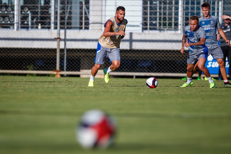 Maicon garante estar 100% recuperado