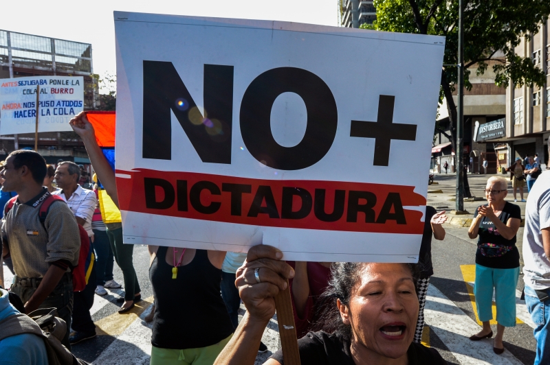 Medida de Maduro gerou mais reações e protestos nas ruas
