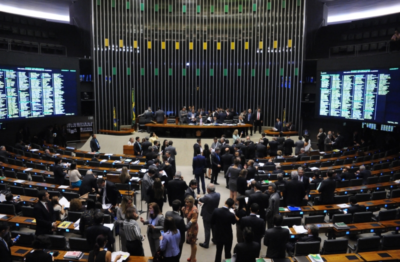 Com a aprovação do texto, as atividades dos aplicativos passam do âmbito privado para o público