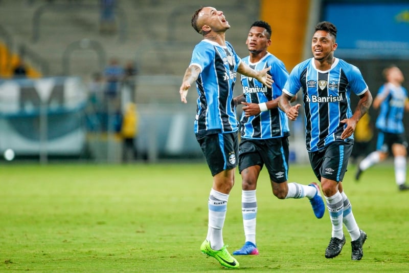 Everton comemora o único tento gremista na Arena