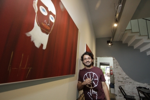 Espa&ccedil;o 900 .

Na foto: Tiago Braga ( s&oacute;cio )