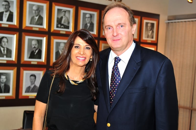 Lucy Ghirardini Bonazzi e Ricardo Boff no lançamento do livro dele sobre doenças da mama, em Caxias do Sul