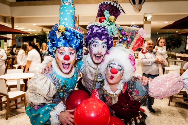 Artistas levam alegria em ação no Iguatemi em Porto Alegre 