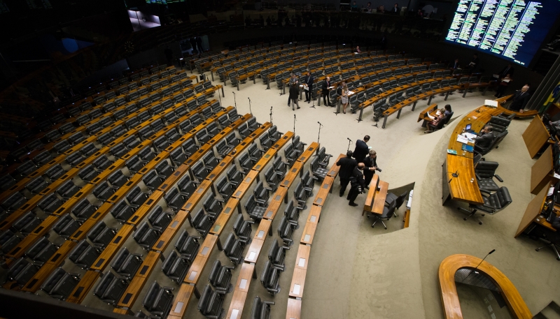Plenário da Câmara dos Deputados esvazia após liberação da Lista de Fachin