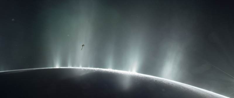 Ilustra&ccedil;&atilde;o da viagem de Cassini sobre a lua Enc&eacute;lado
