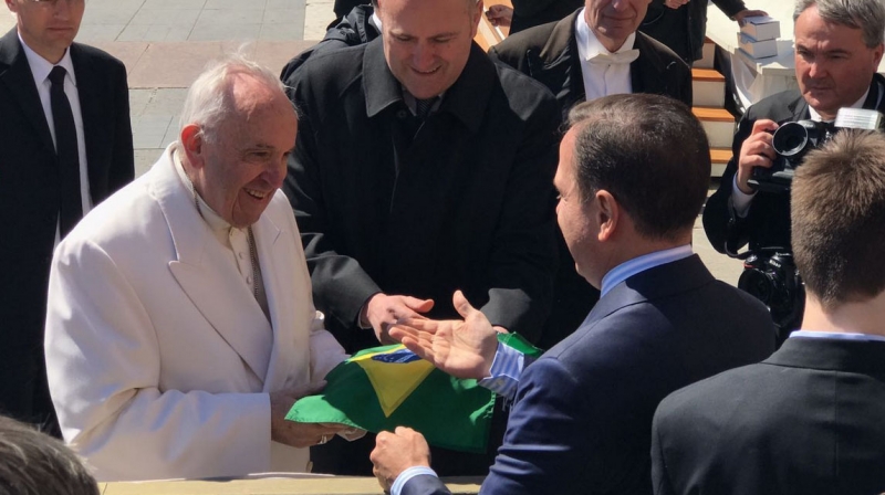 Papa Francisco recebeu João Doria, que pediu benção aos brasileiros