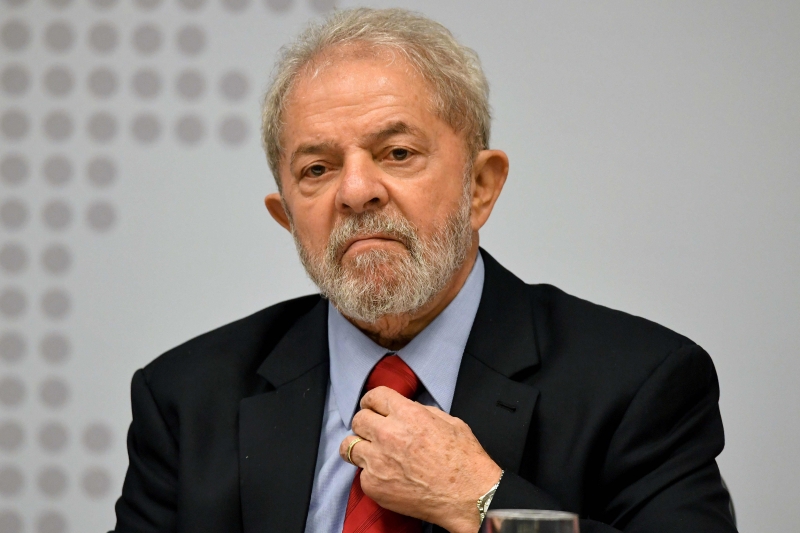 Luiz Inácio Lula da Silva foi condenado a 9 anos e 6 meses de prisão no caso triplex