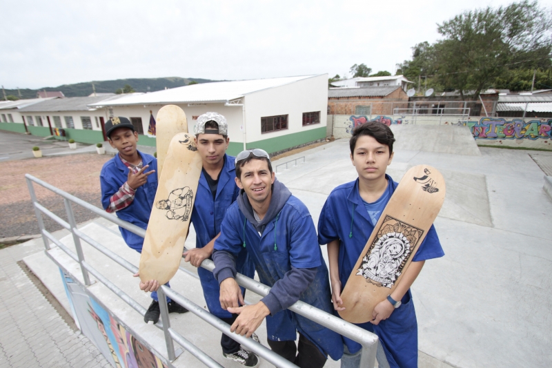 Projeto social Jam Skatinga ensina ofício e esporte para jovens do bairro