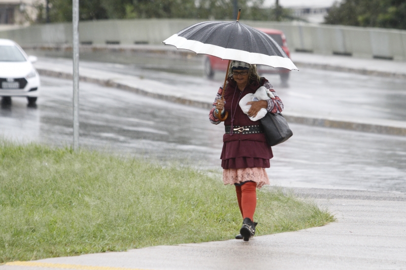 Em Porto Alegre, chuva começou fraca e tornou-se intensa à noite