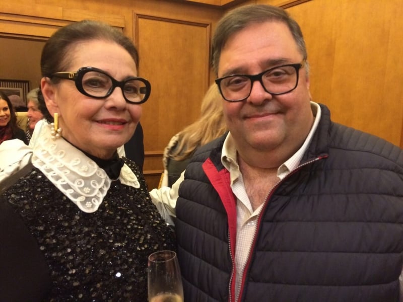 Leilão em Gramado
foto 1
Ieda Maria Vargas com o leiloeiro Daniel Chaieb

