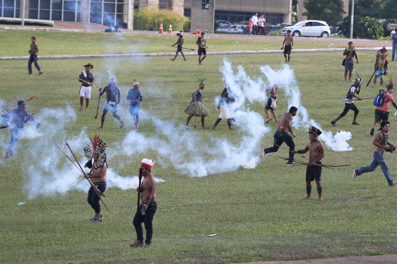 Brasília - îndios fazem manifestação na Esplanada dos Ministérios (Wilson Dias/Agência Brasil)