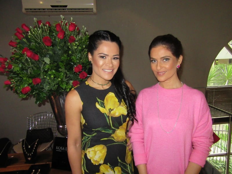 A joalheira Rosa Leal com Xuxa Pires