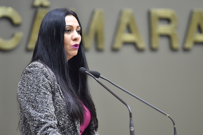 Helen quer melhorar comunicação interna