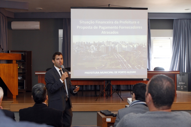 Busatto trata proposta como única possibilidade de honrar pagamentos