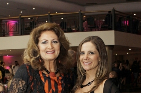 Fotolegenda
Cristina Piccoli e Priscila Piccoli no jantar benemerente ao Instituto da Mama, no Gr&ecirc;mio N&aacute;utico Uni&atilde;o

